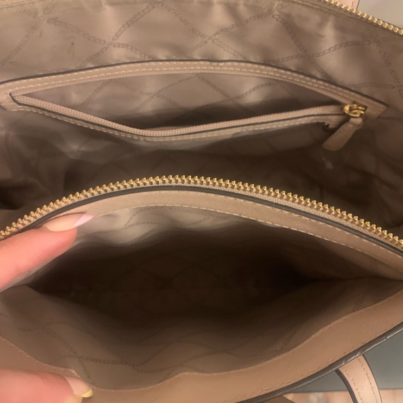 Michael Kors saffiano leather tote bag - Picture 8 of 9